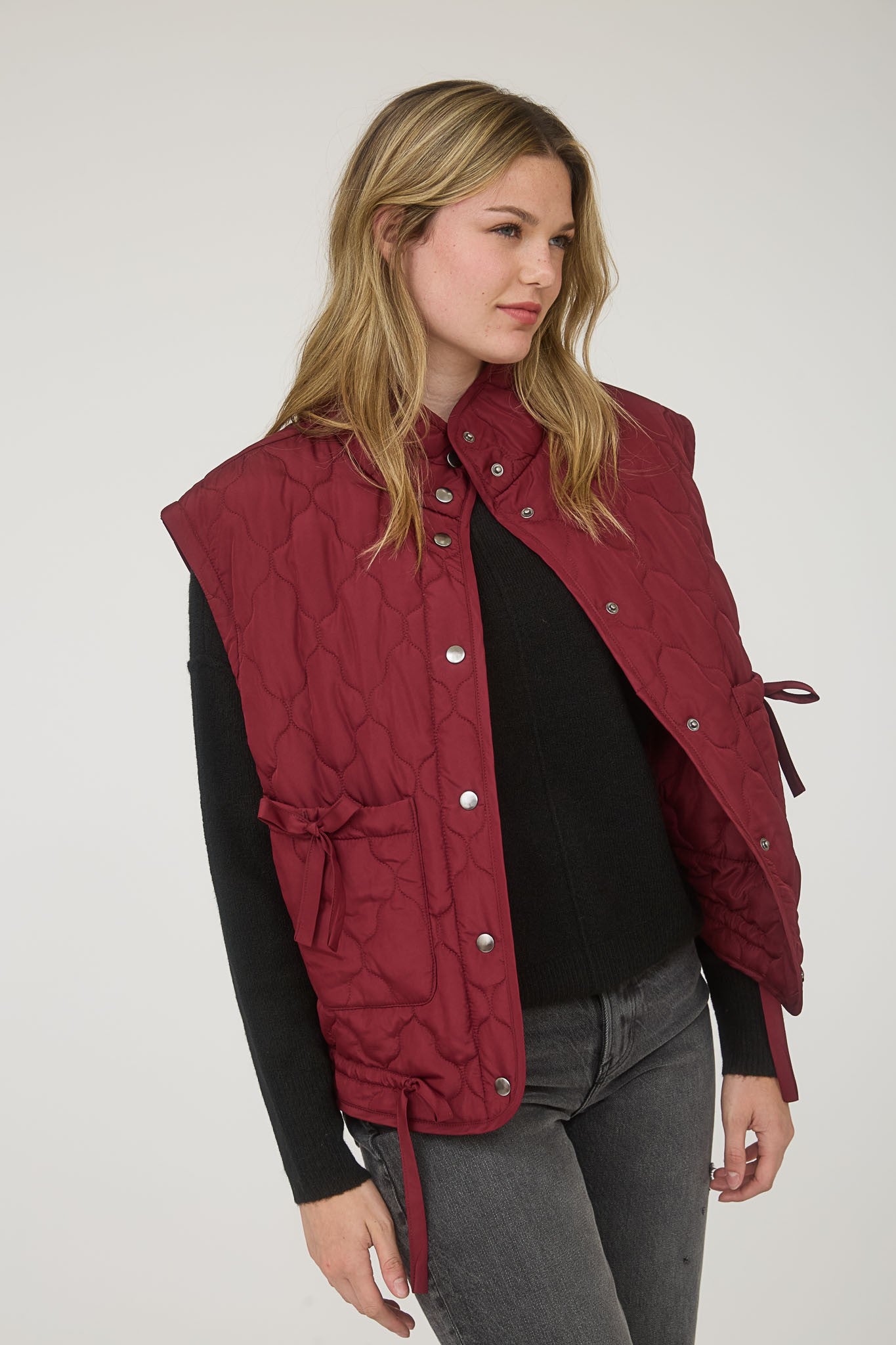 Snap Button Quilted Puffer Vest in Burgundy (REG)