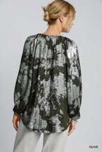 Metallic Notch Top in Olive (REG)