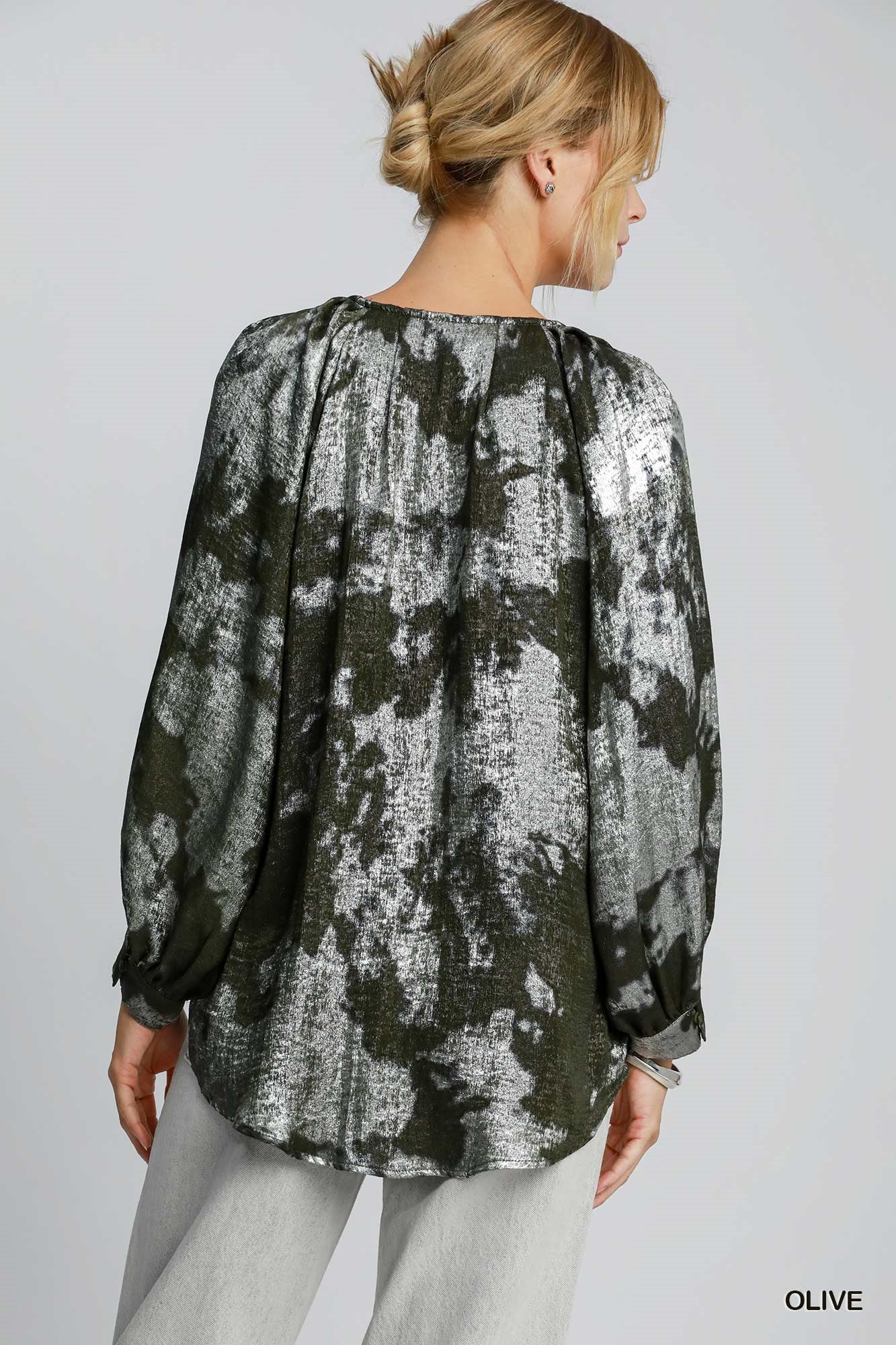 Metallic Notch Top in Olive (REG)