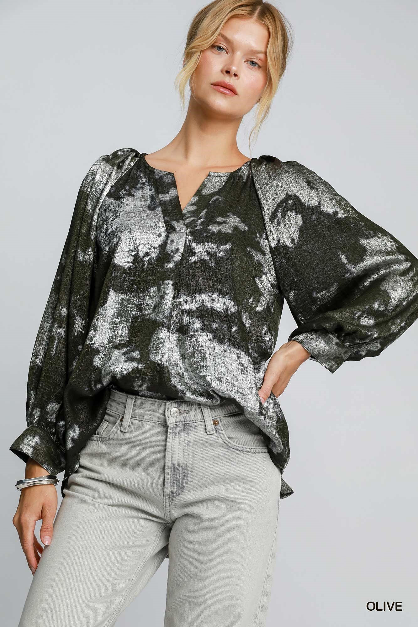 Metallic Notch Top in Olive (REG)