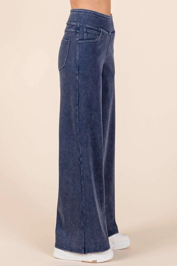 Washed Elastic Waist Jeans (S70628) (REG/PLUS)