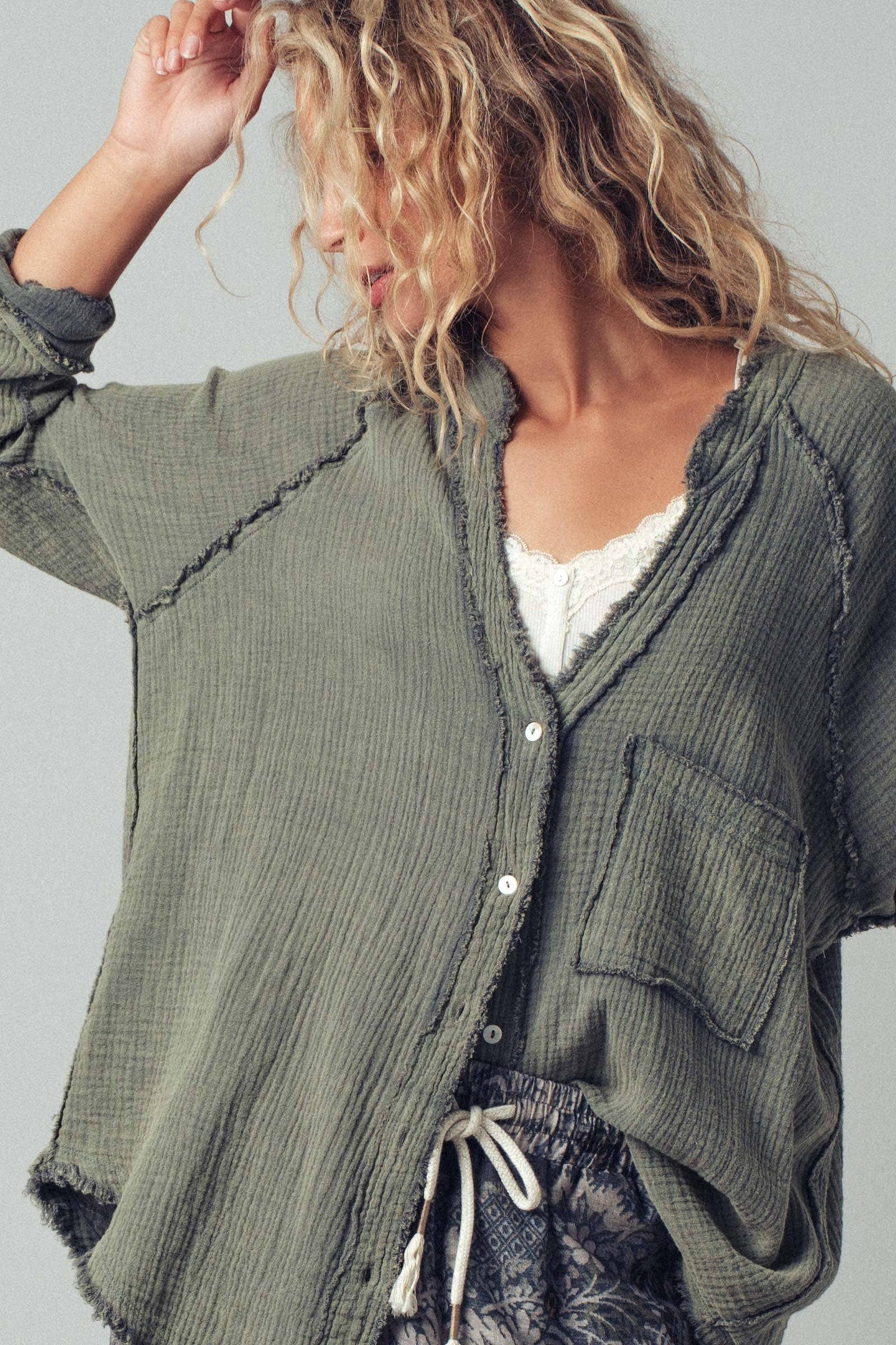Crinkled Gauze Button Top (REG)