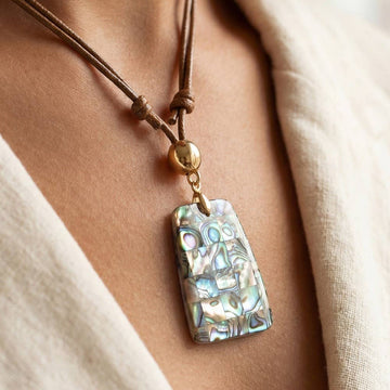 Shell Grid Rectangle Cord Necklace
