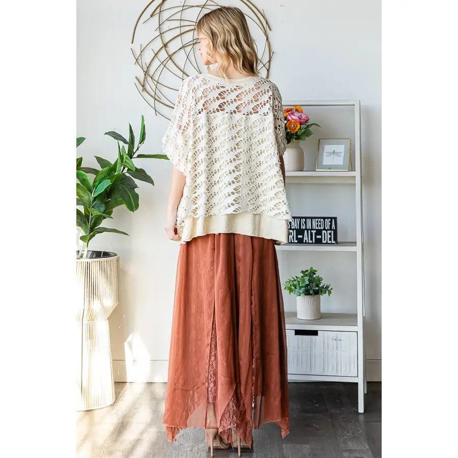 Distressed Layer Top in Cream (REG)