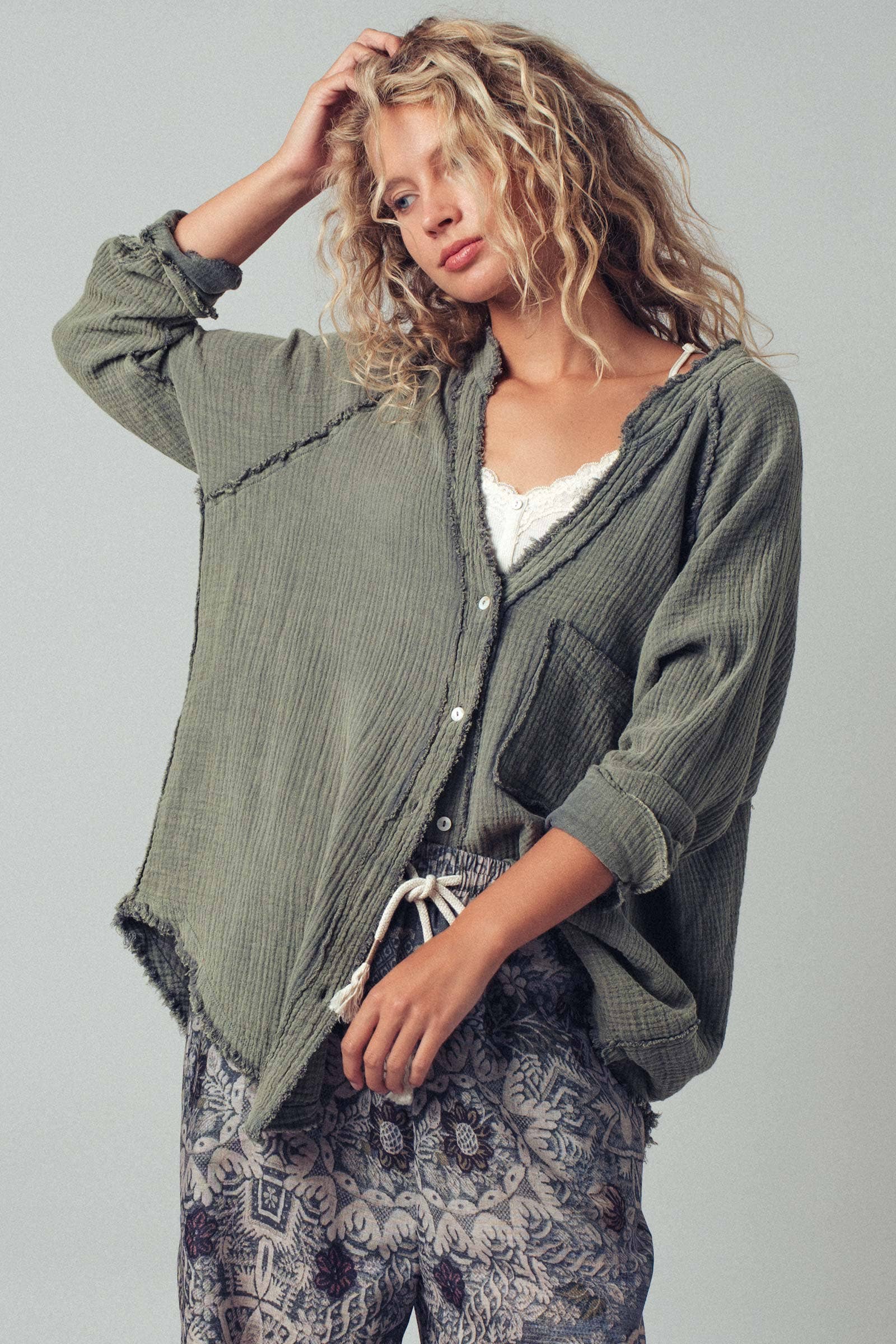 Crinkled Gauze Button Top (REG)