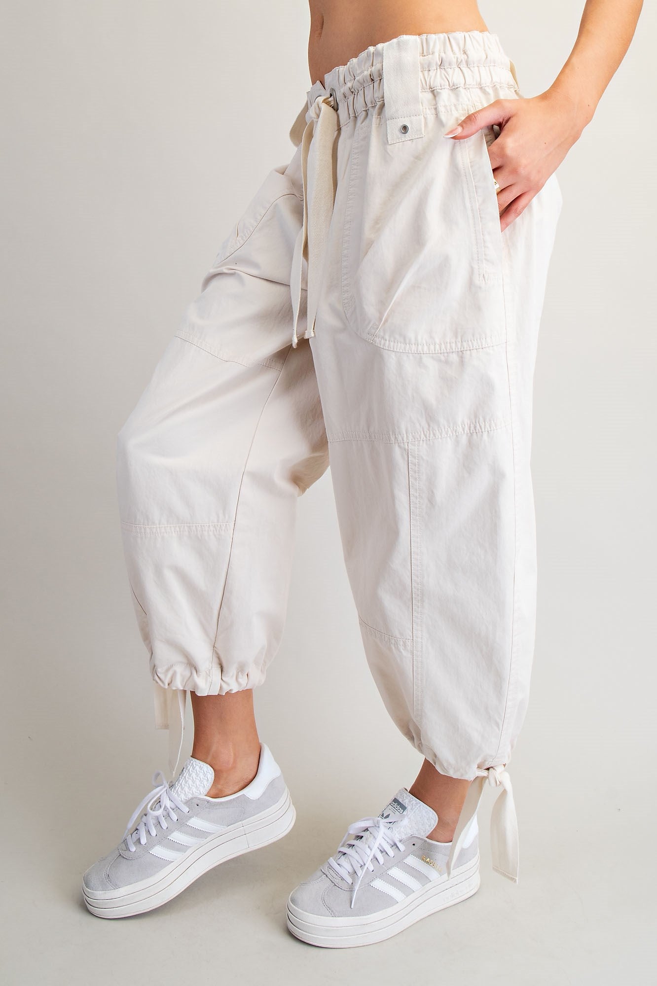 Tie Cuff Cargo Pants in Bone White (REG)