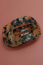 Jumbo Lay Flat Oval Claw Clip