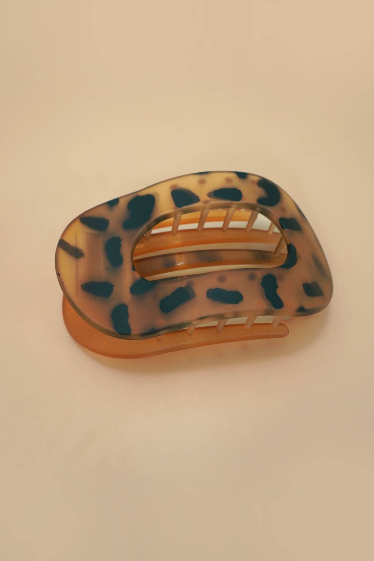 Jumbo Lay Flat Matte Claw Clip