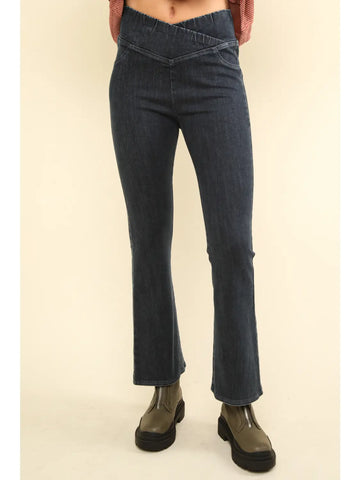 Crossover Flare Jeggings in Black (PLUS)