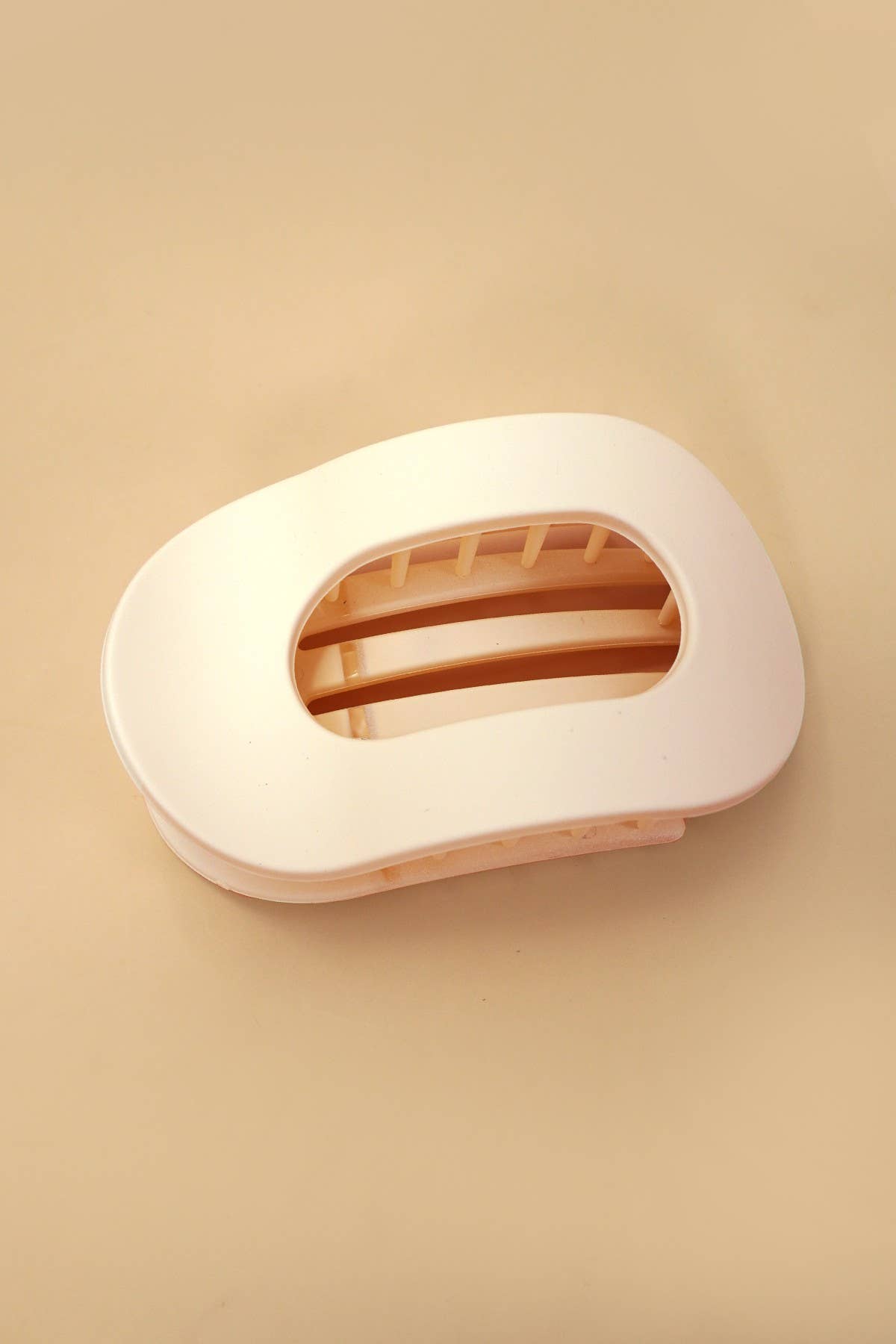 Jumbo Lay Flat Matte Claw Clip