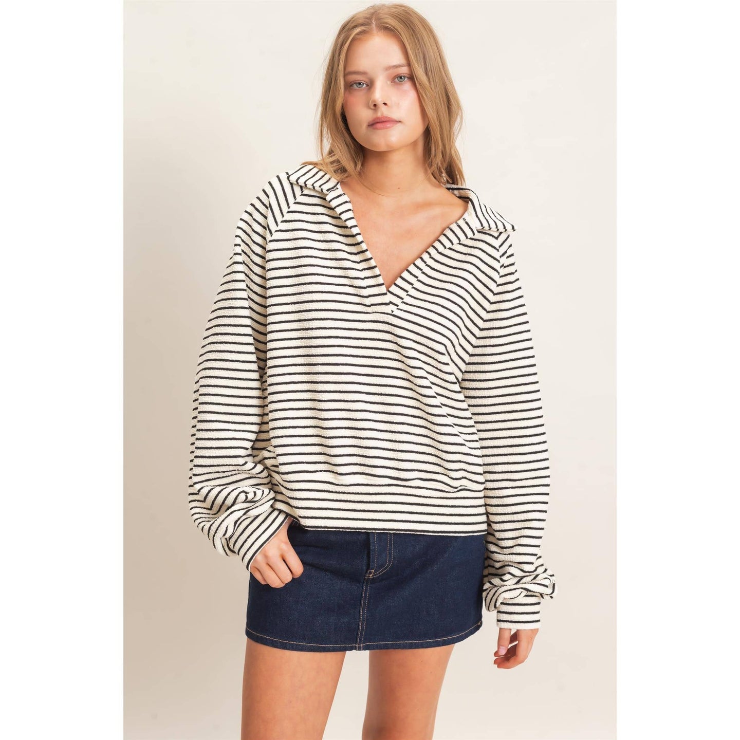 Striped Collar Sweatshirt in Cream (REG)