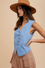 Light Denim Stretch Vest (REG)