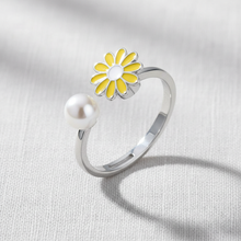 Daisy Pearl Adjustable Ring