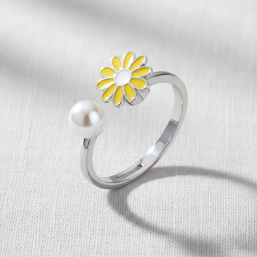 Daisy Pearl Adjustable Ring