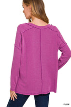 Ribbed V-Neck Top in Plum (REG)