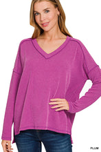 Ribbed V-Neck Top in Plum (REG)