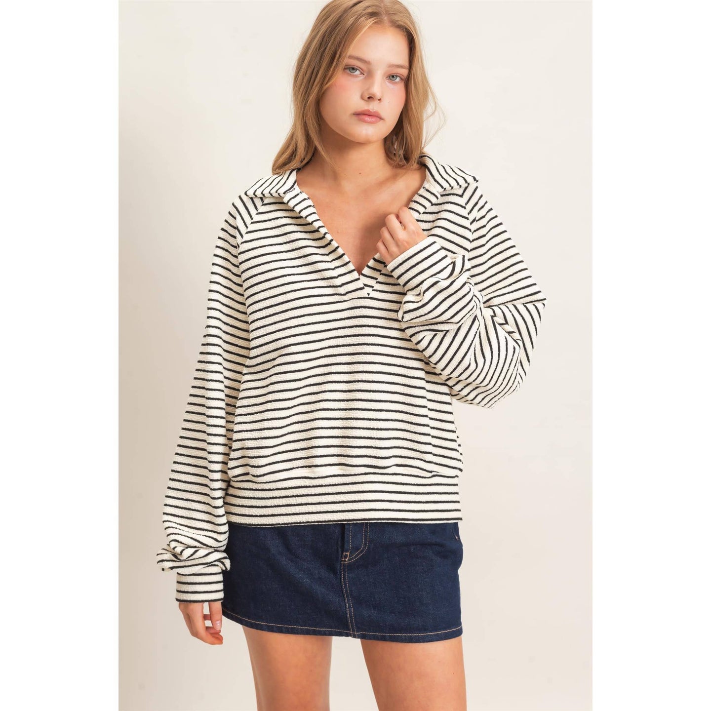 Striped Collar Sweatshirt in Cream (REG)