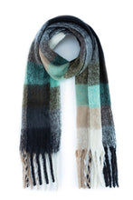 Oversized Checkered Winter Scarf