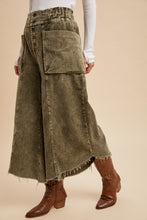 Frayed Corduroy Wide Leg Pants in Olive (REG)