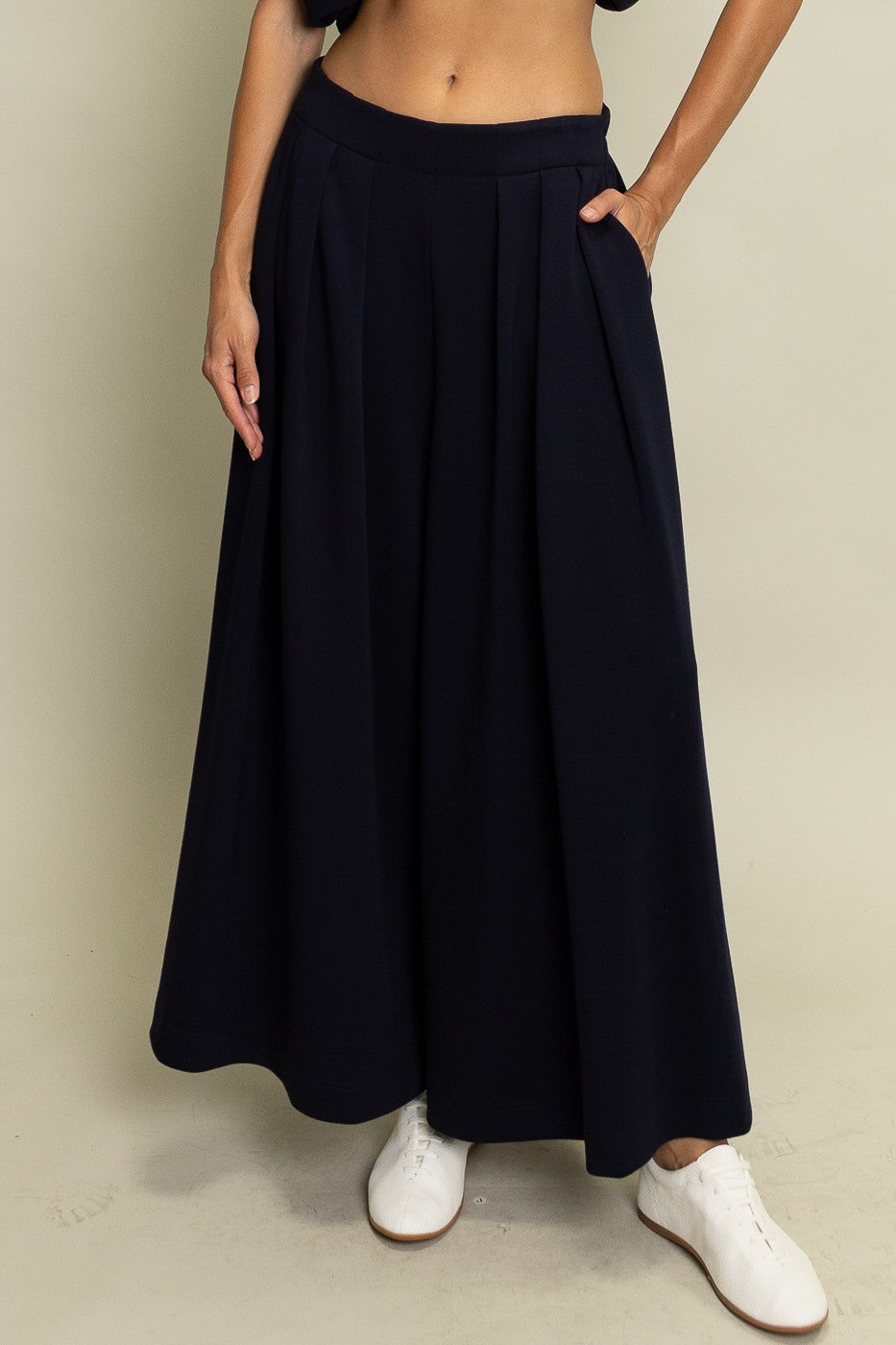 Neoprene Wide Leg Pants in Navy (REG)