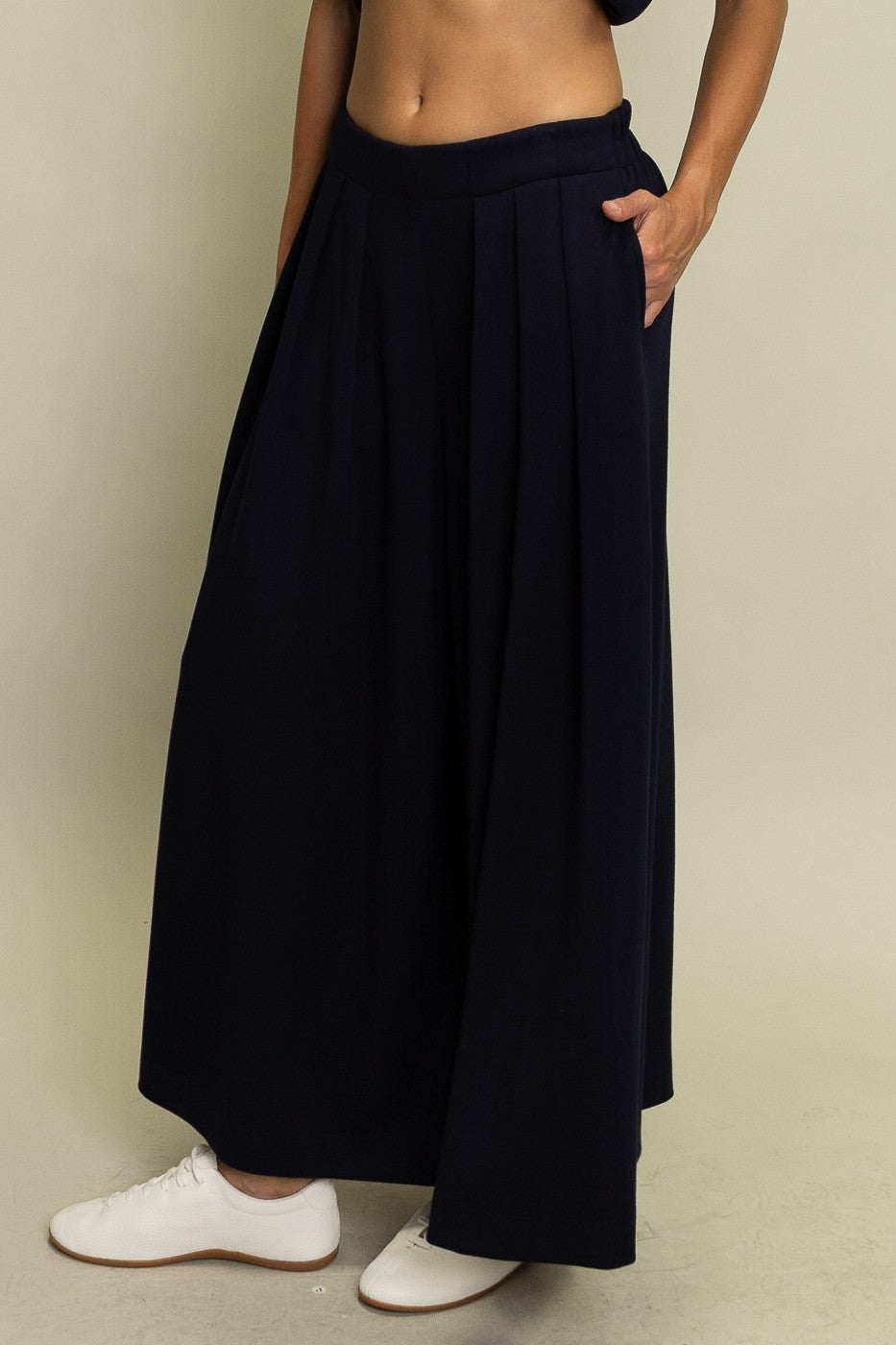 Neoprene Wide Leg Pants in Navy (REG)