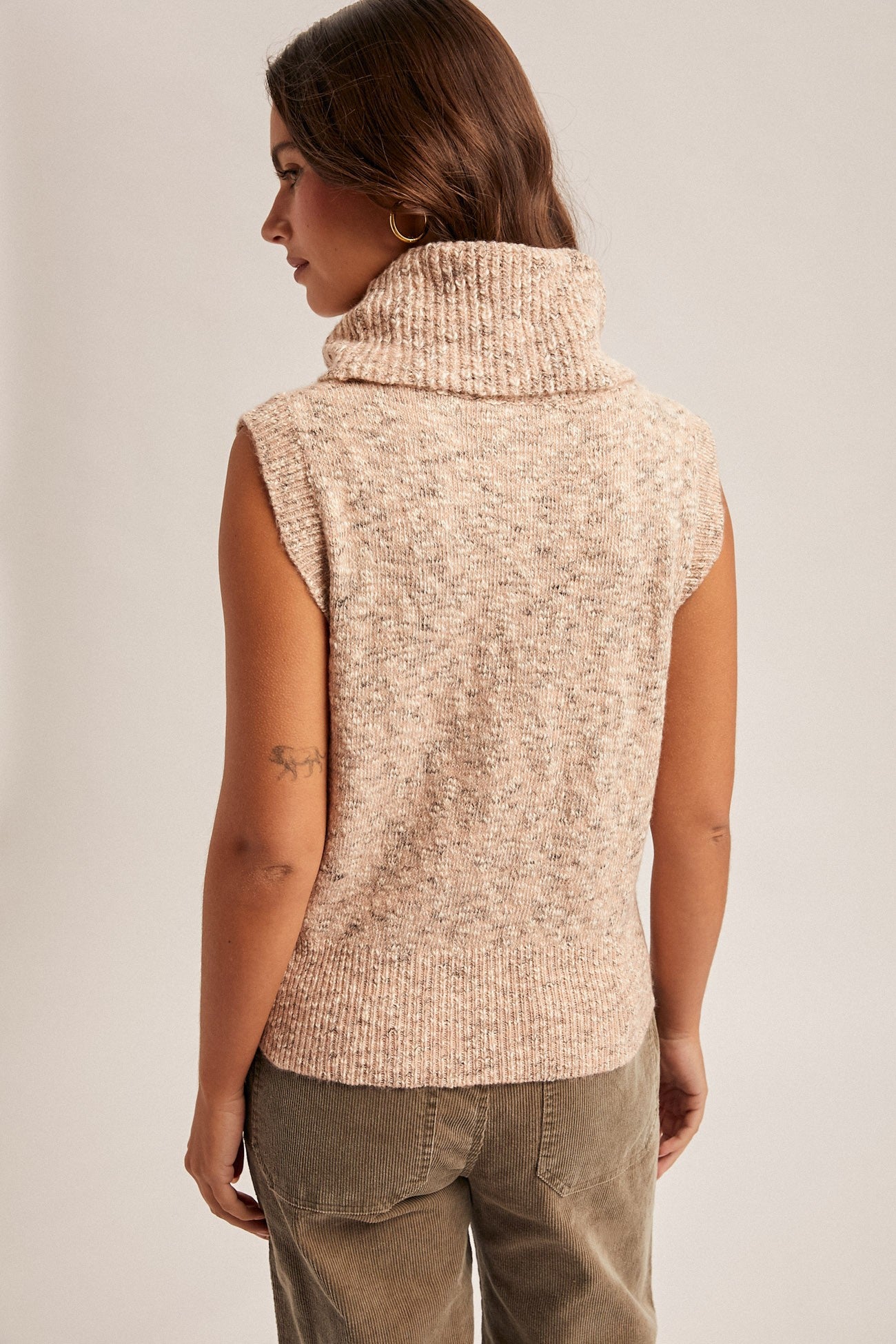 Sleeveless Heathered Turtleneck Sweater (REG)