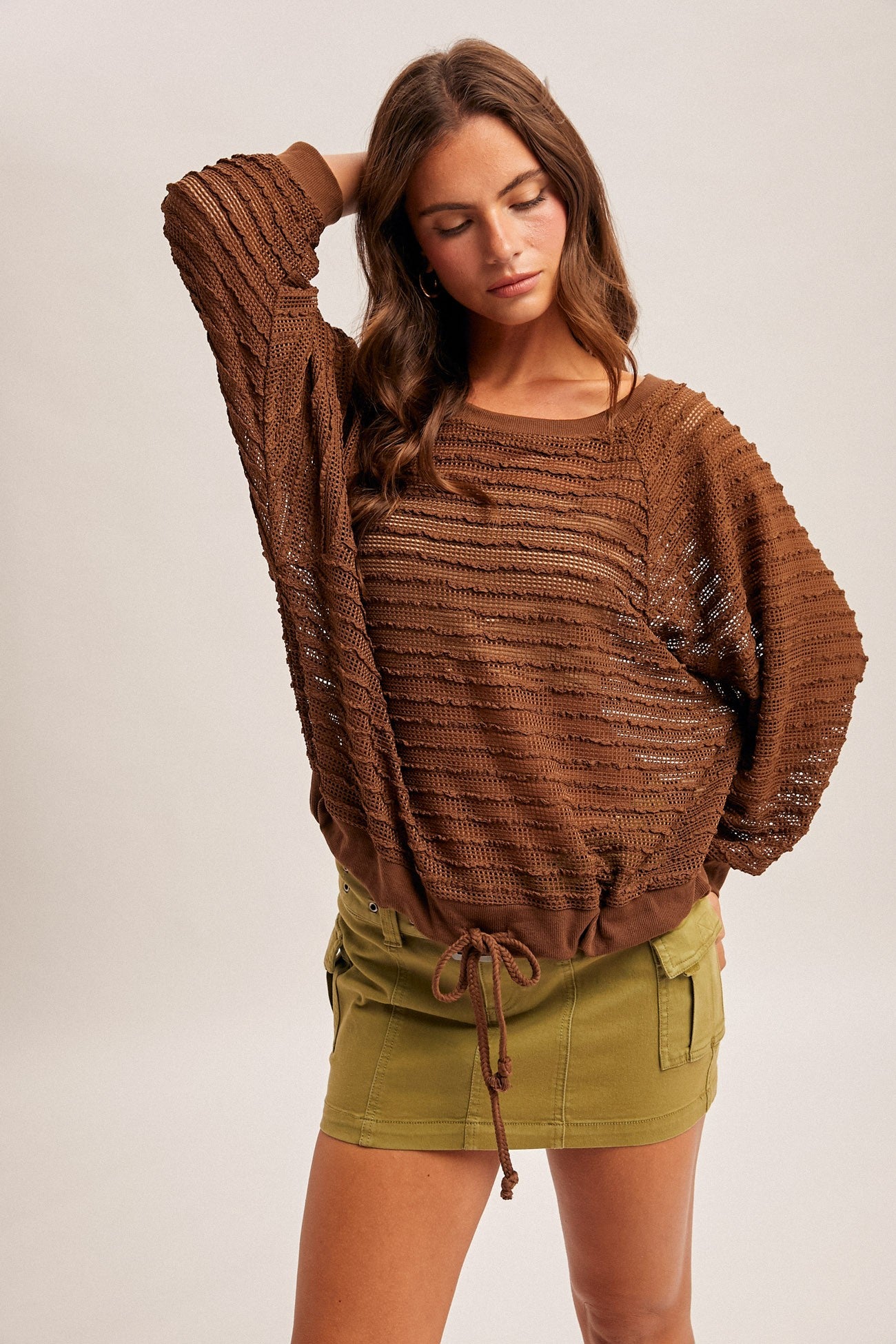 Lightweight Textured Tie Top in Brown (REG)