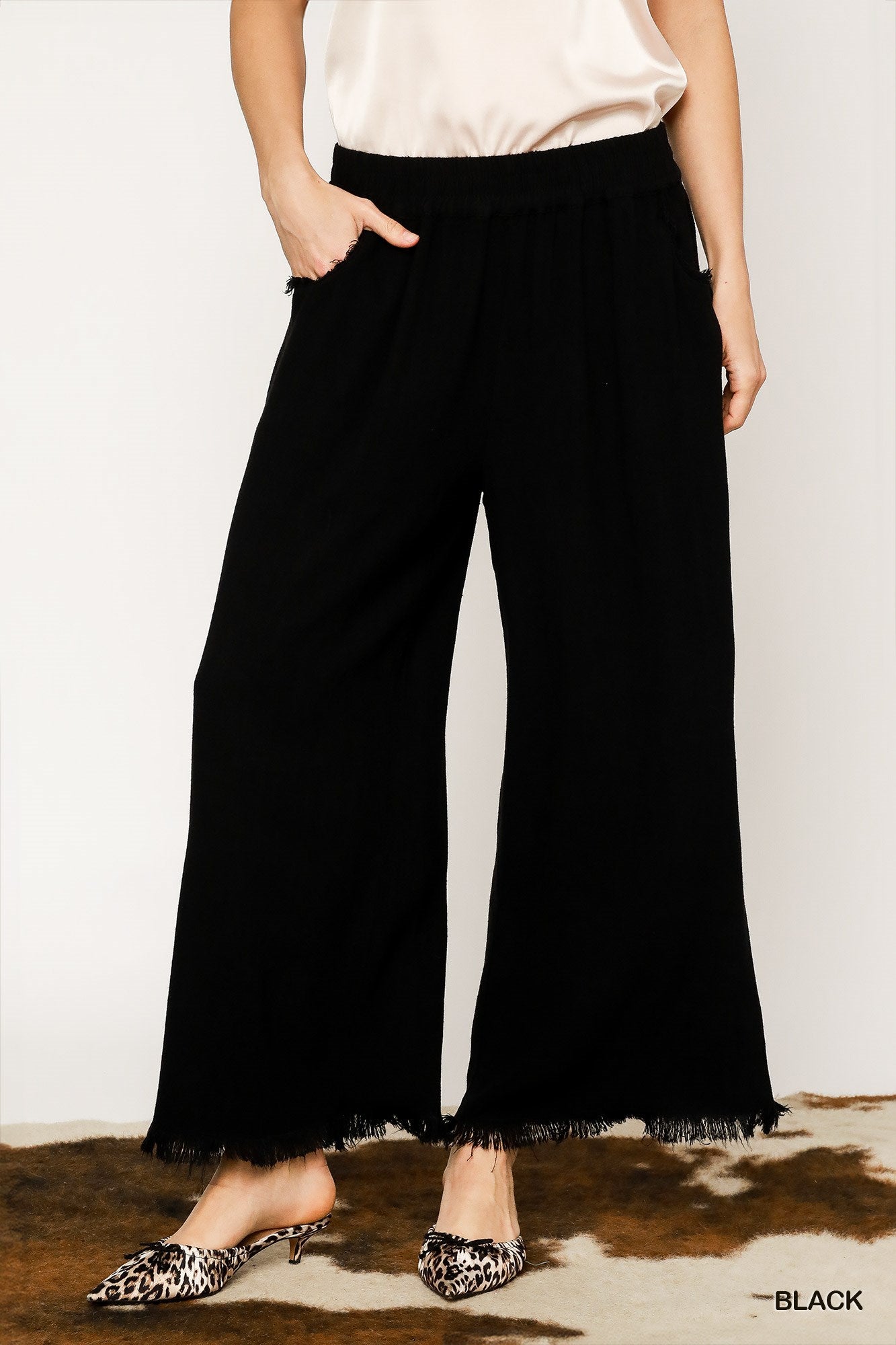 Frayed Wide Leg Pants in Black (REG)