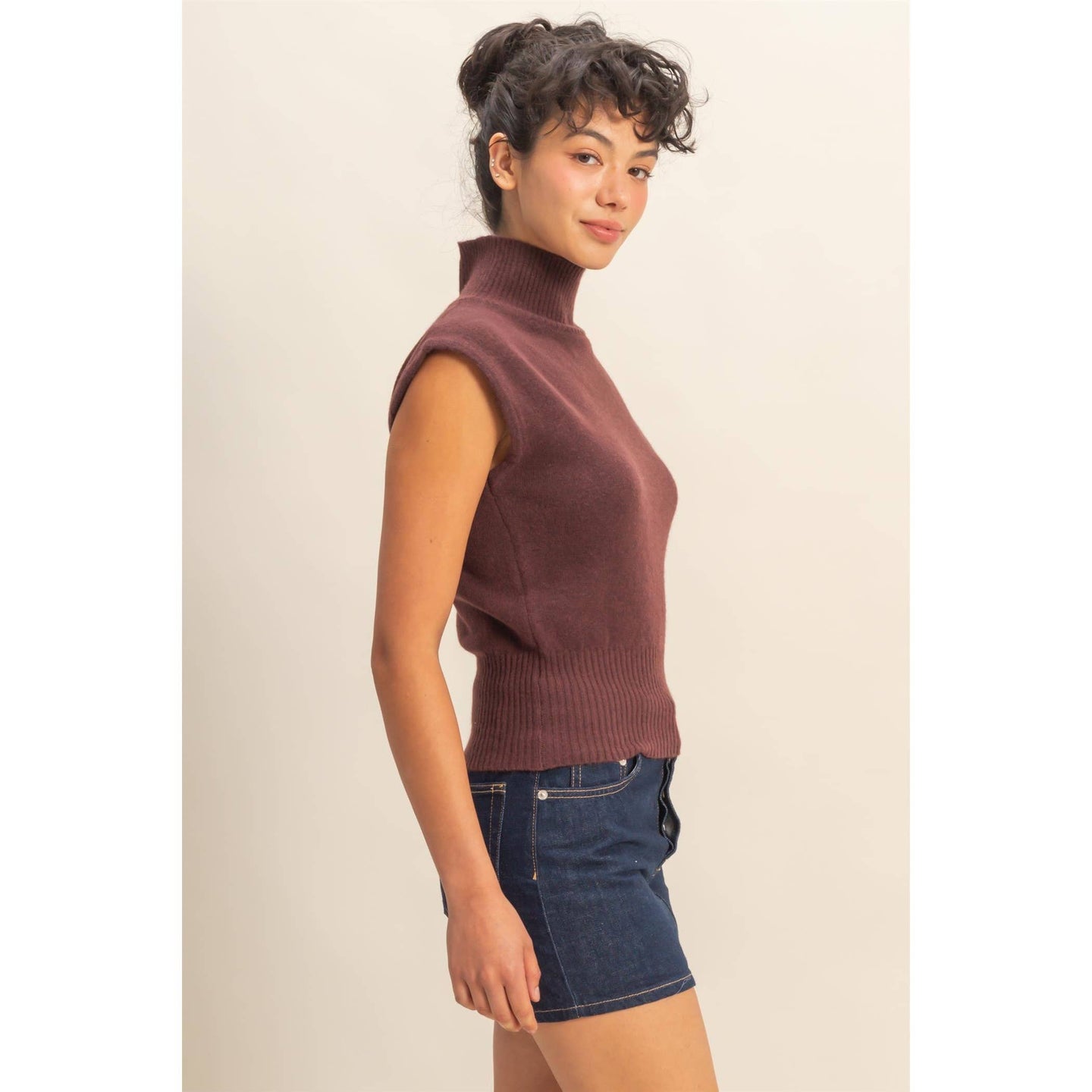 High Neck Sleeveless Top in Chestnut (REG)
