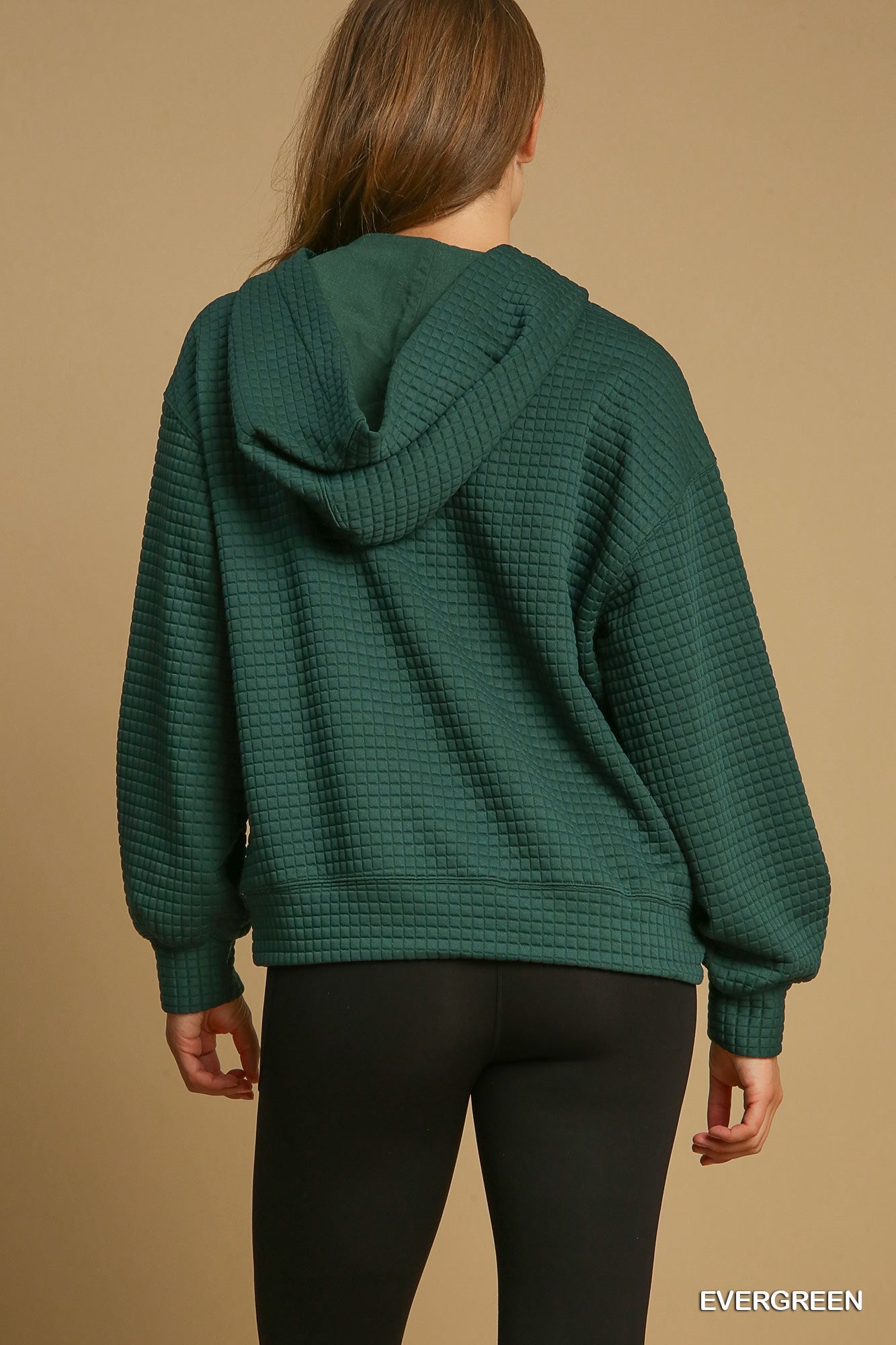 Frayed Henley Hoodie Top in Evergreen (REG)