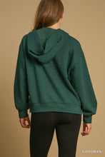 Frayed Henley Hoodie Top in Evergreen (REG)