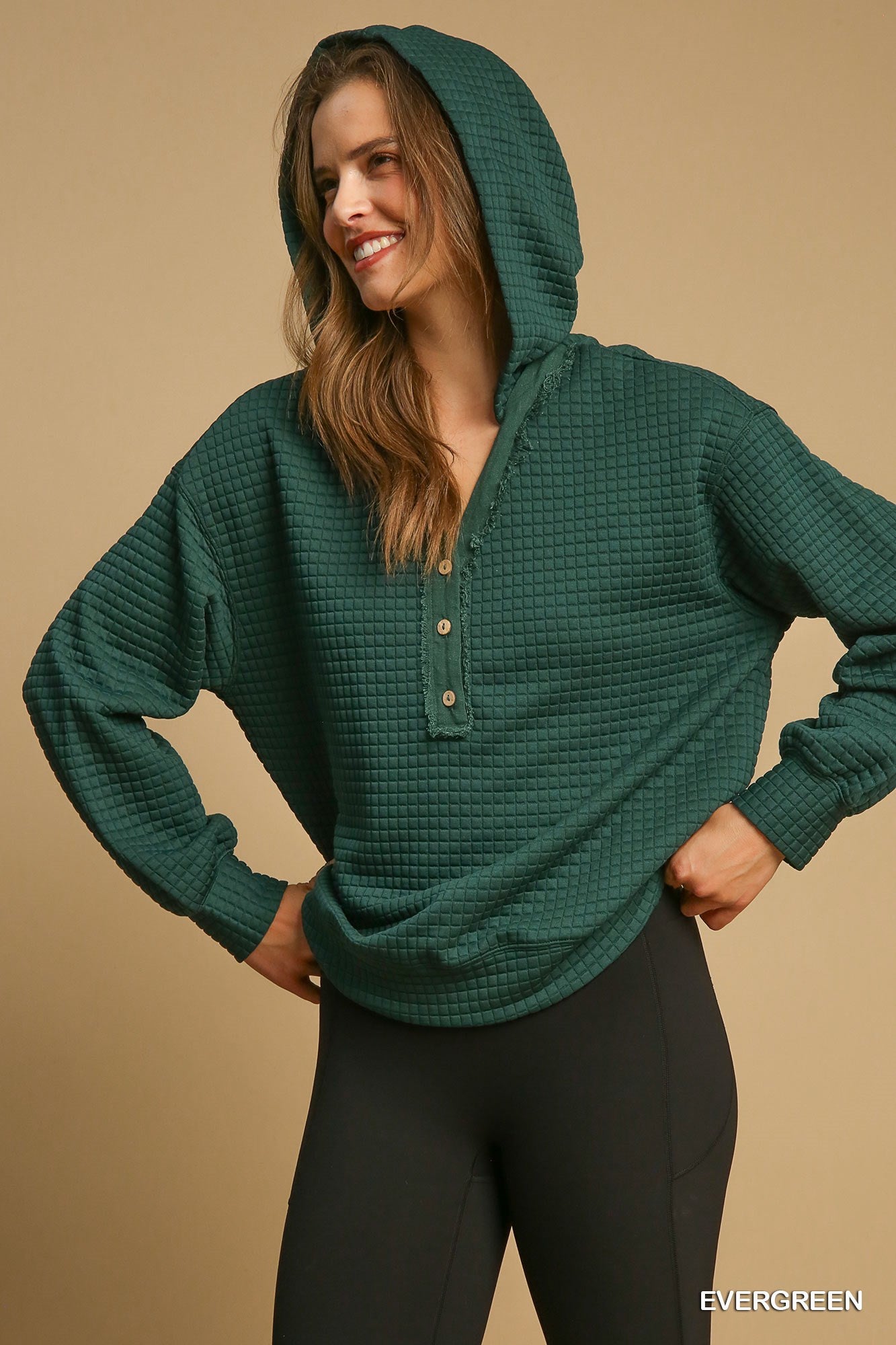Frayed Henley Hoodie Top in Evergreen (REG)