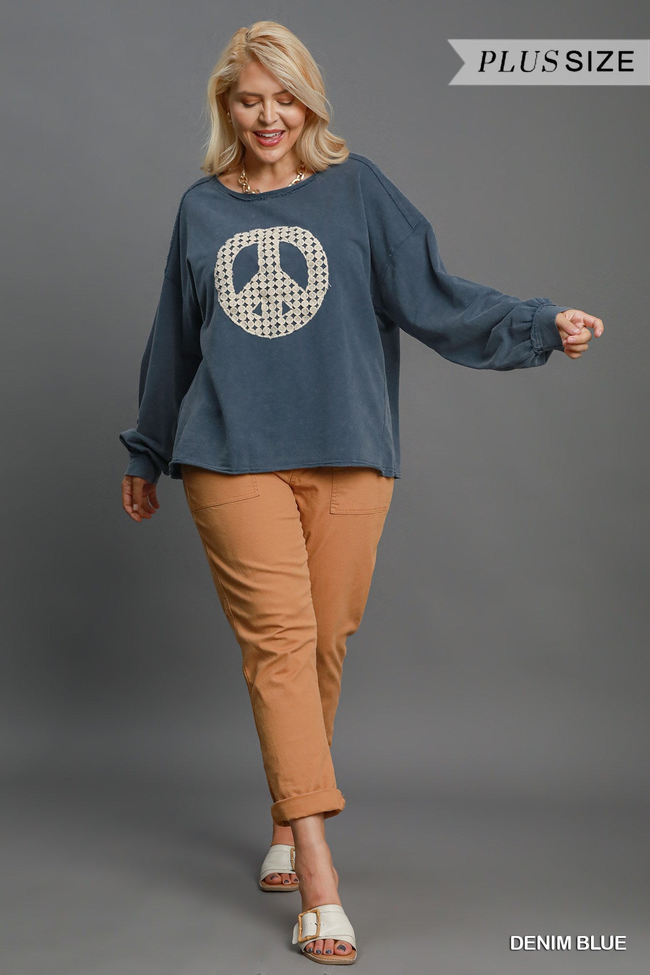Lace Peace Patch Top in Denim Blue (PLUS)