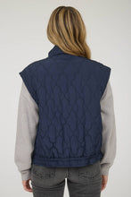 Snap Button Quilted Puffer Vest in Navy (REG)