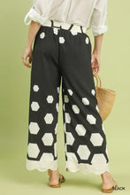 Hexagon Scallop Pants in Black (REG)