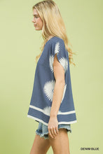 Abstract Design Top in Blue (REG)