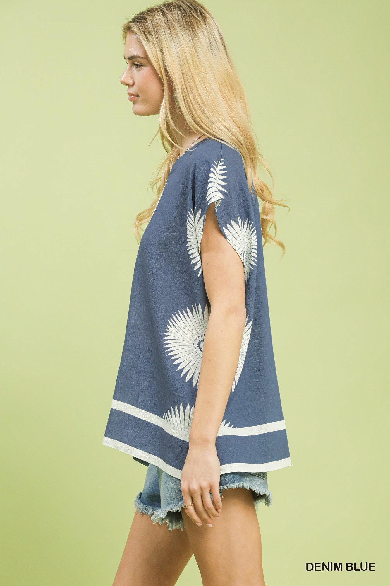Abstract Design Top in Blue (REG)