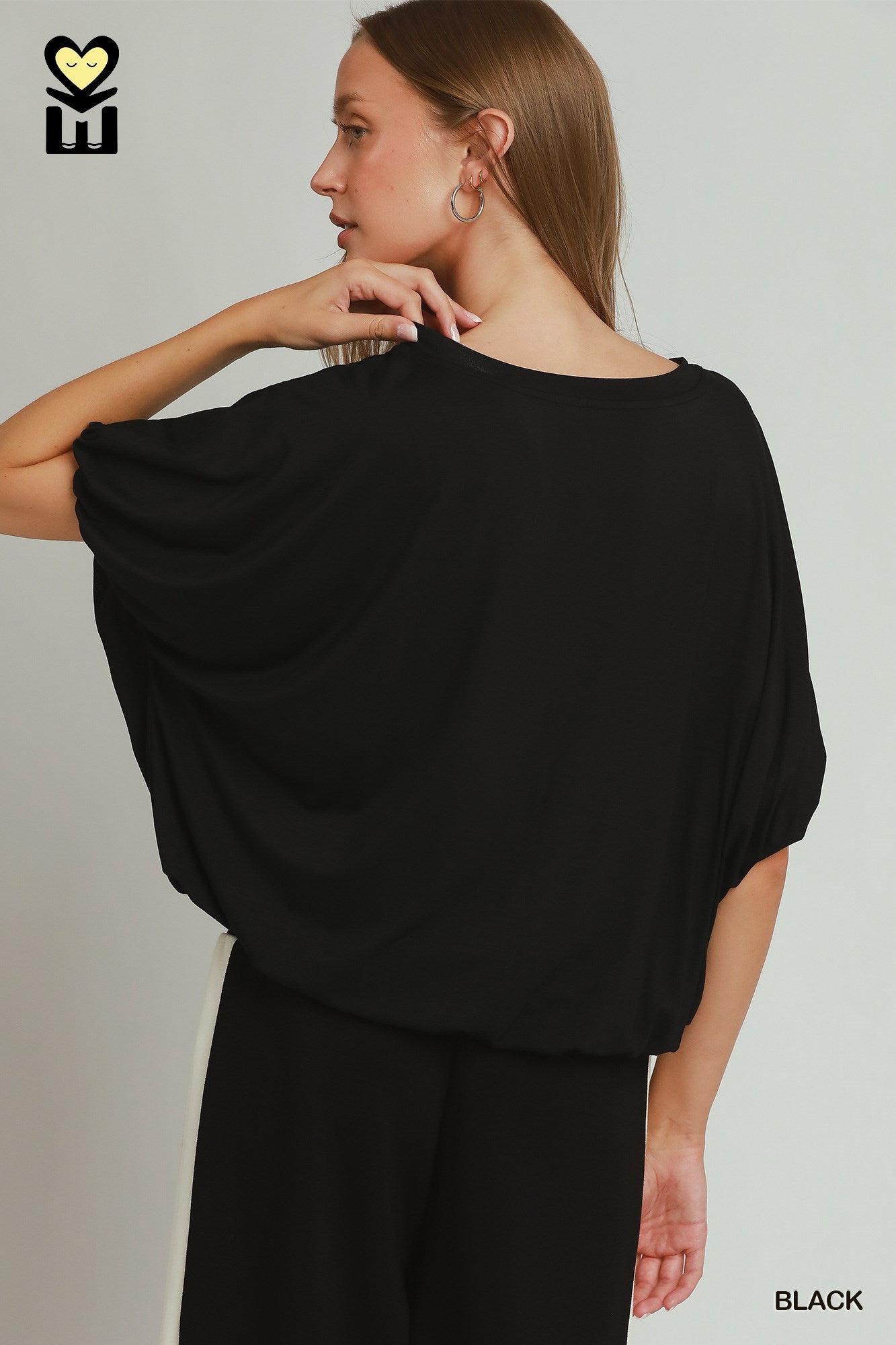 Bubble Hem and Sleeve Top in Black (REG)