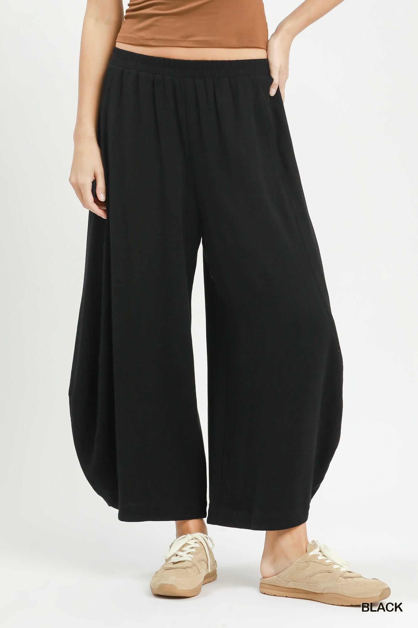 Voluminous Wide Leg Pants in Black (REG)