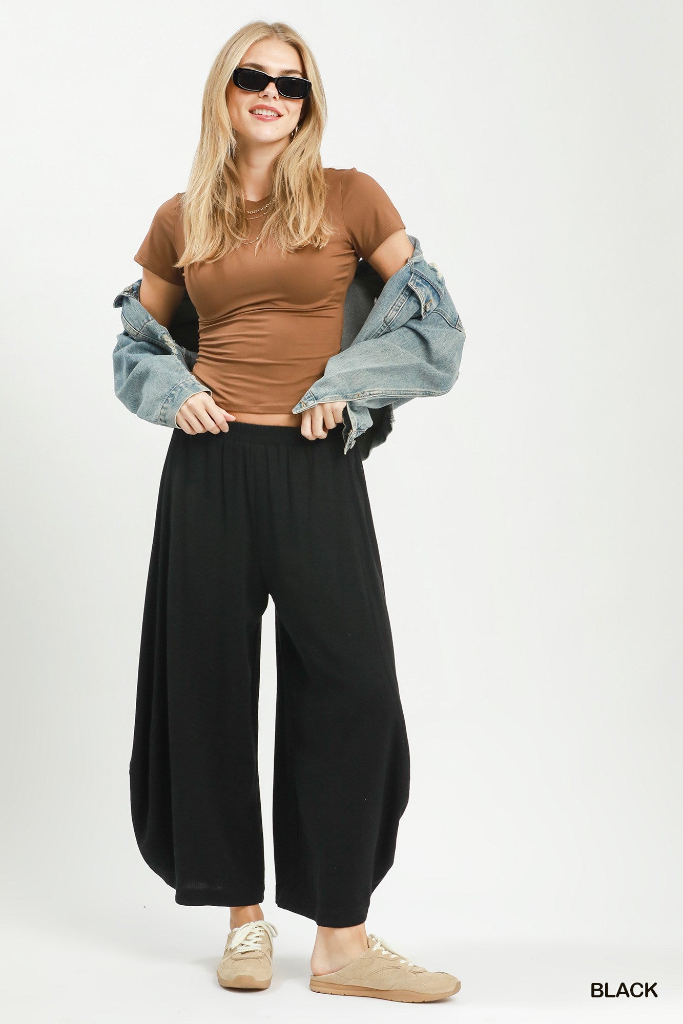 Voluminous Wide Leg Pants in Black (REG)