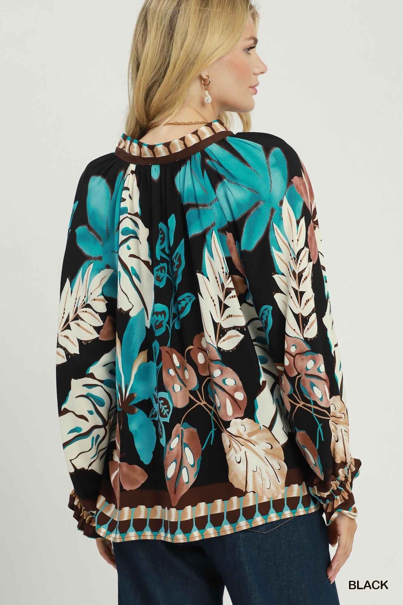 Tropical Split Neck Top in Black (REG)