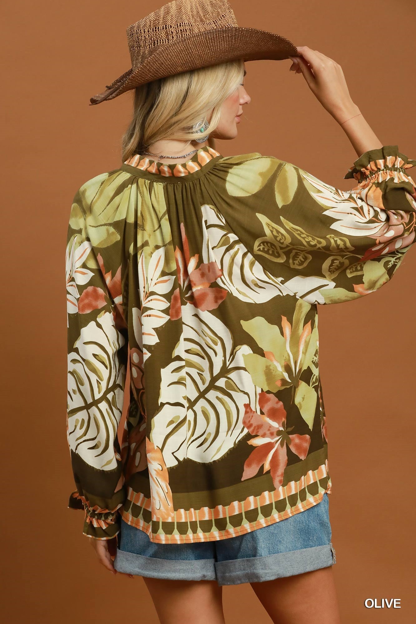 Tropical Split Neck Top in Olive (REG)