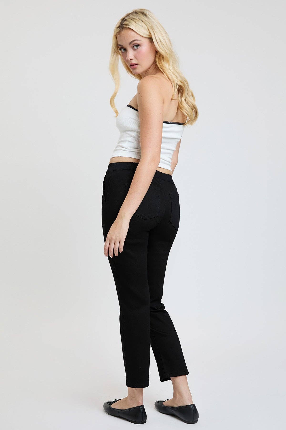 YMI Pull On Crop Jogger Pants in Black (REG)