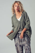 Crinkled Gauze Button Top (REG)