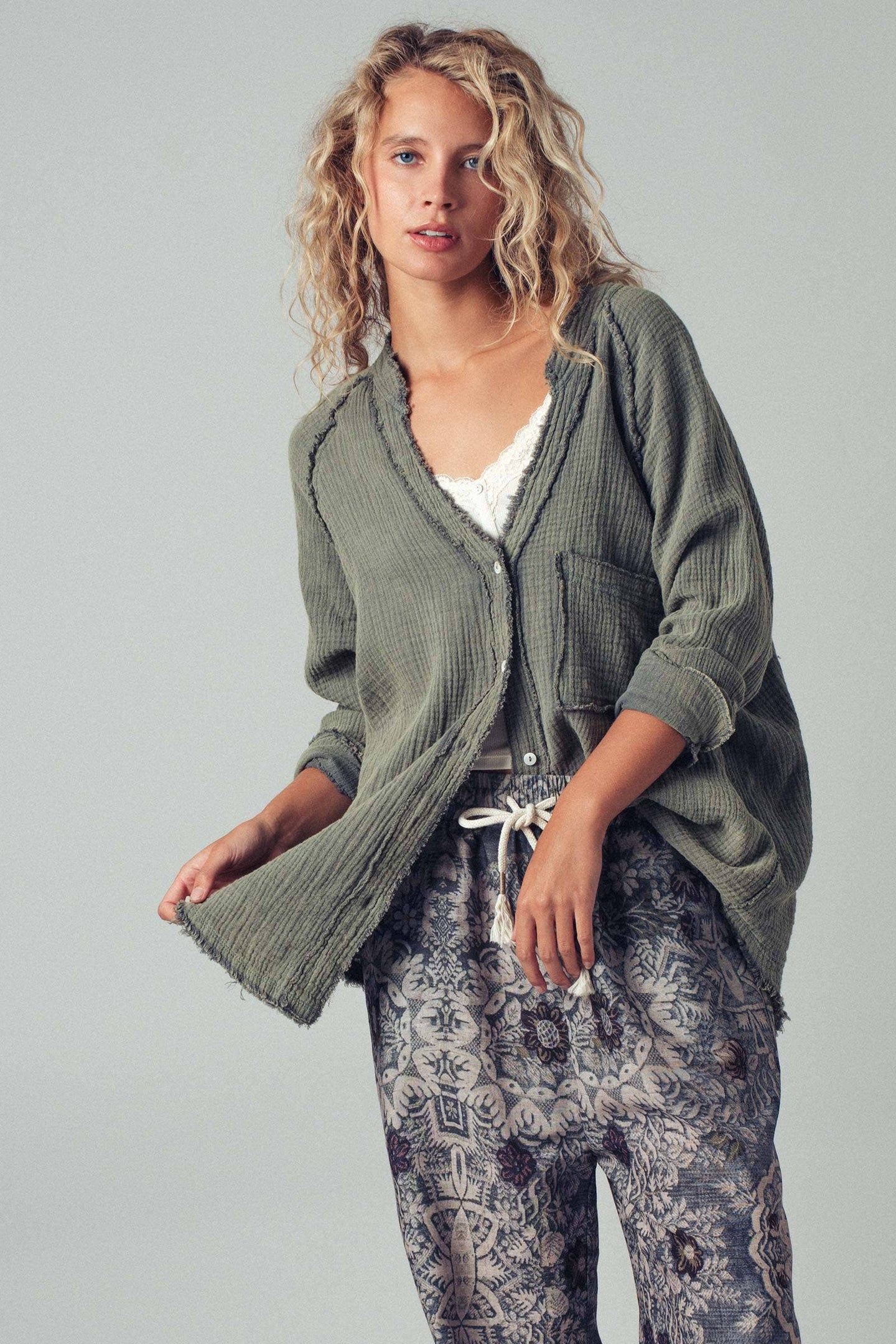 Crinkled Gauze Button Top (REG)