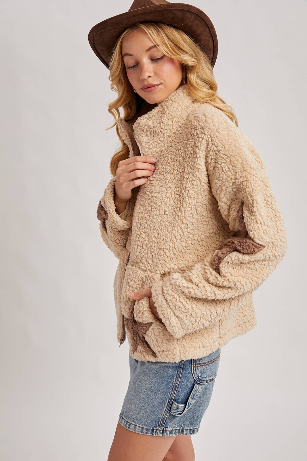 Star Shaped Teddy Sherpa Jacket in Beige (REG)