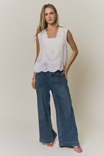 Sleeveless Scallop Lace Top (REG)