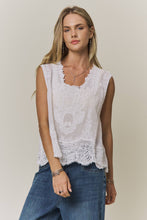 Sleeveless Scallop Lace Top (REG)