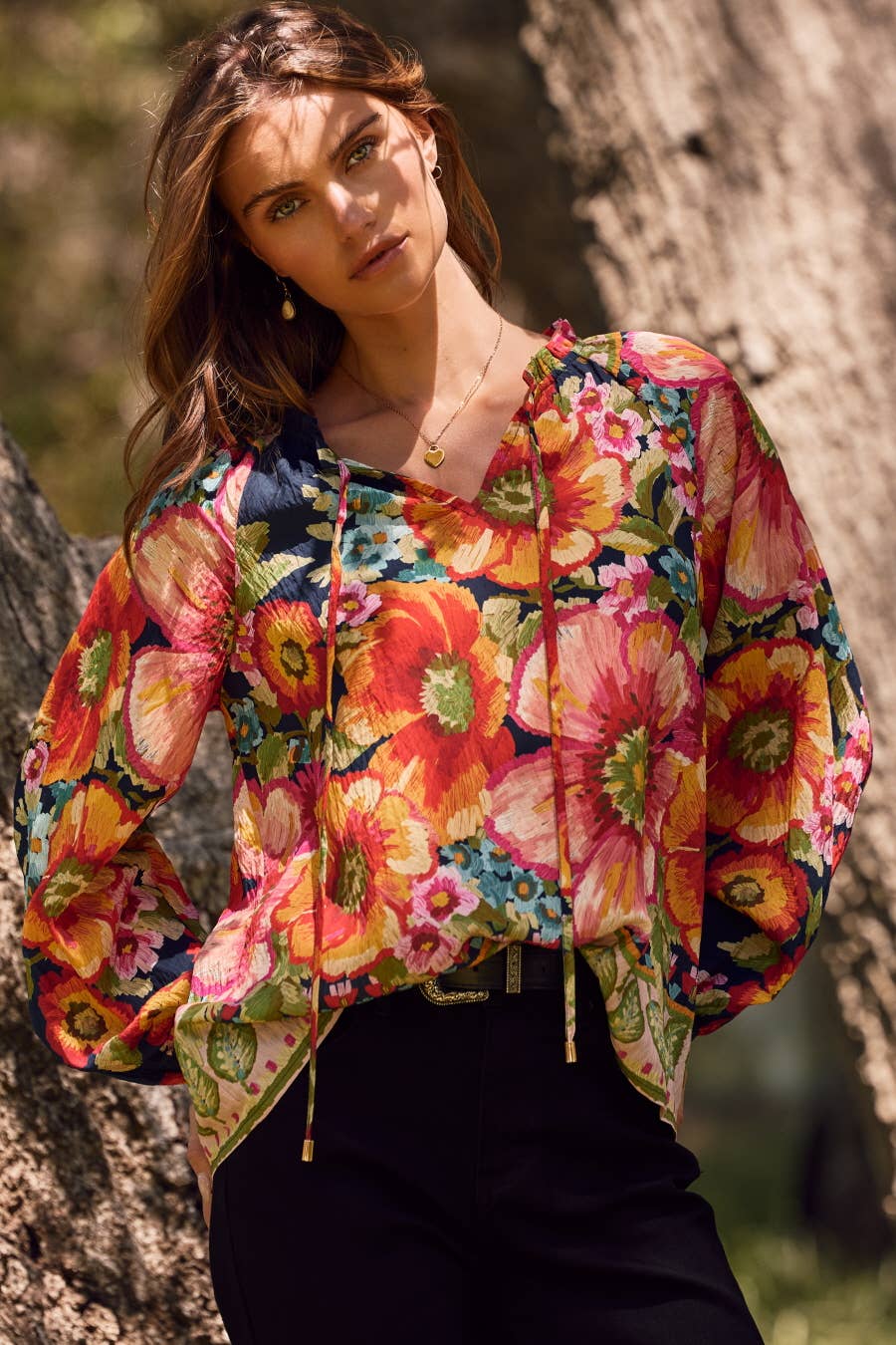 Bold Floral Blouse Top in Navy (REG)