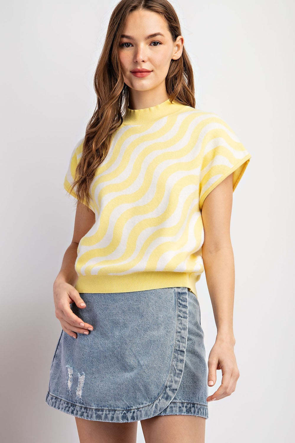 Wavy Striped Sweater in Yellow (REG)